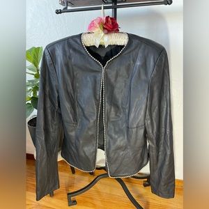 Black leather effect jacket without closure with clip and metal details size M